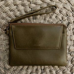 matt & nat maya (lg) in kale (vegan wristlet)